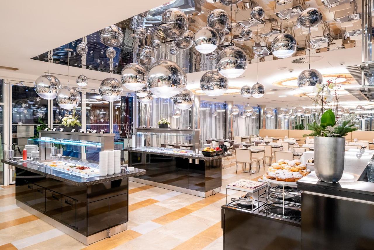 Grandium Hotel Prag Dış mekan fotoğraf The hotel's breakfast buffet