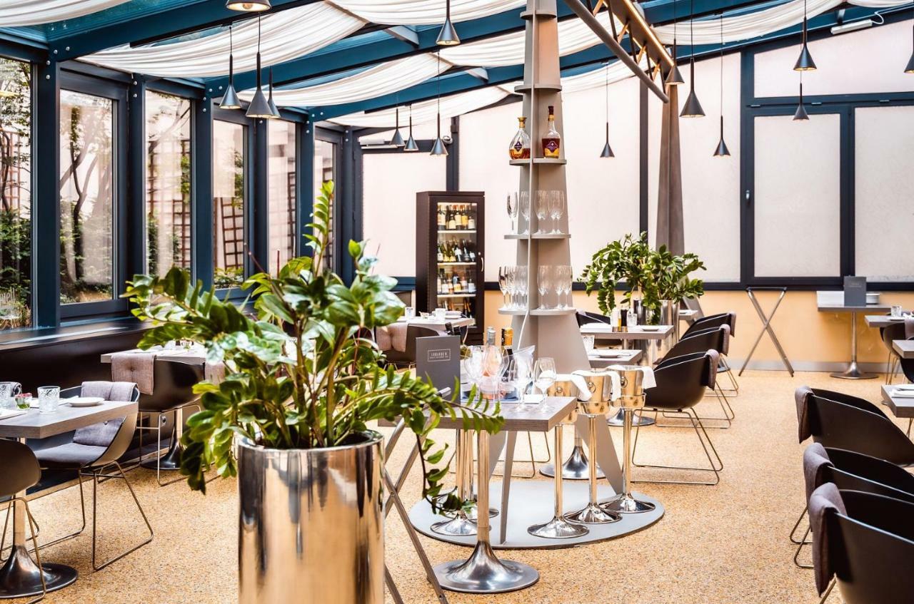 Grandium Hotel Prag Dış mekan fotoğraf The terrace